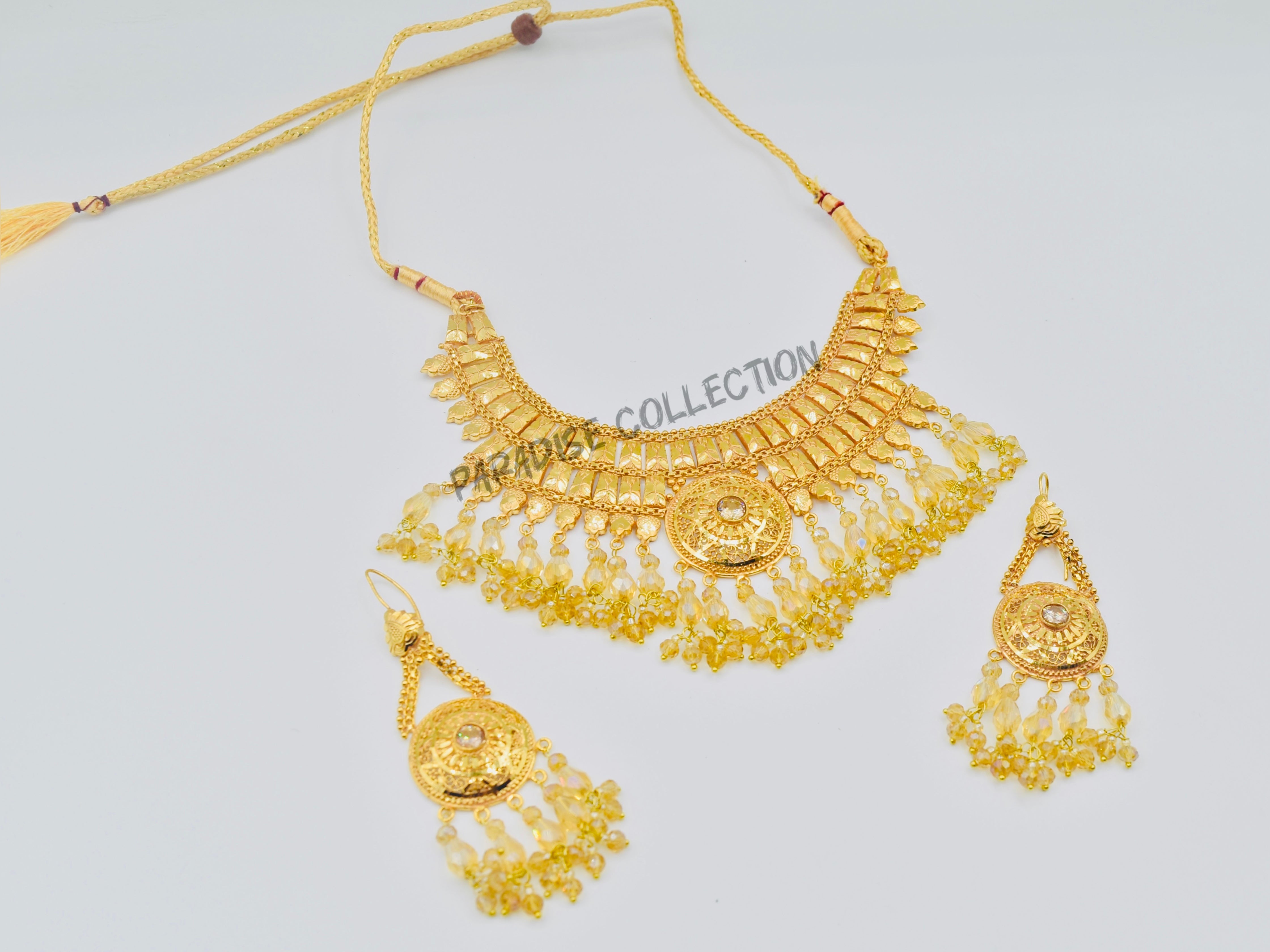 THE PERFECT PLACE TO FIND THE PERFECT PIECE Necklace Set with a FREE Jewelry Box to Complete Your Look! ✨