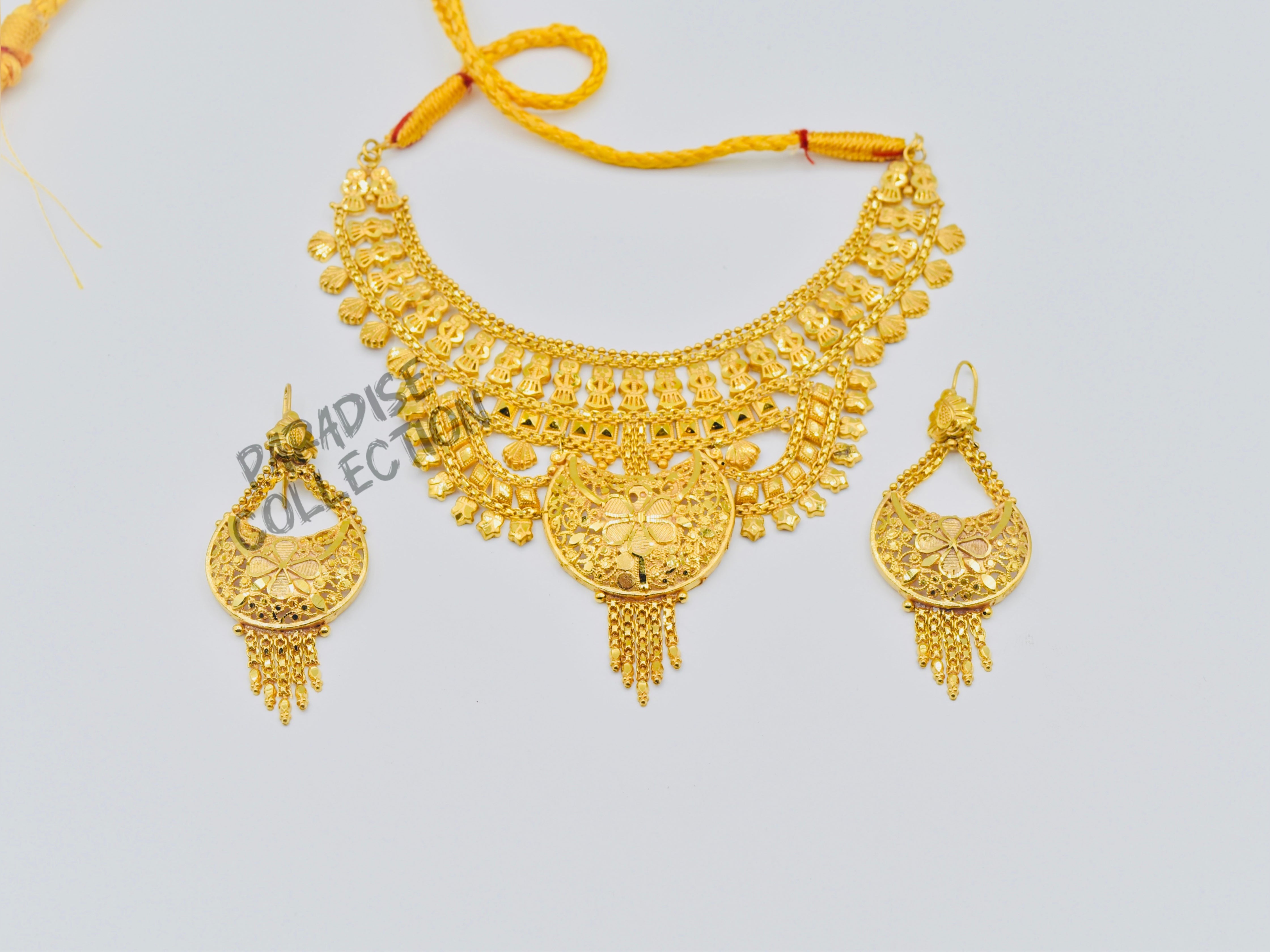 DISCOVER THE PERFECT ACCESSORY FOR YOUR STYLE Premium Quality Necklace Set with a FREE Jewelry Box β Elevate Your Elegance β¨