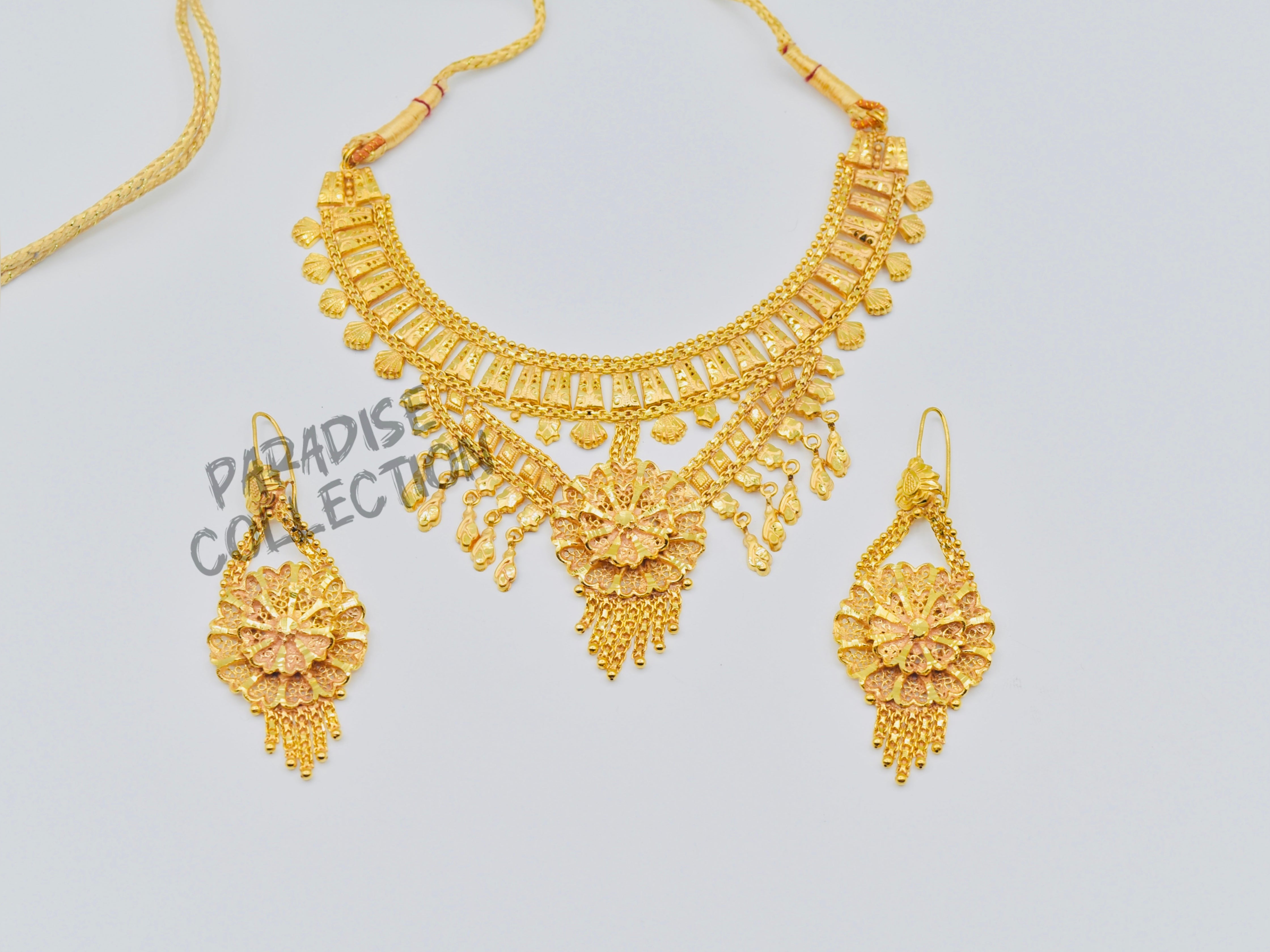 LET YOUR STYLE SHINE A Fine Choice Necklace Set With a FREE Jewelry Box β Elegance in Every Detail β¨