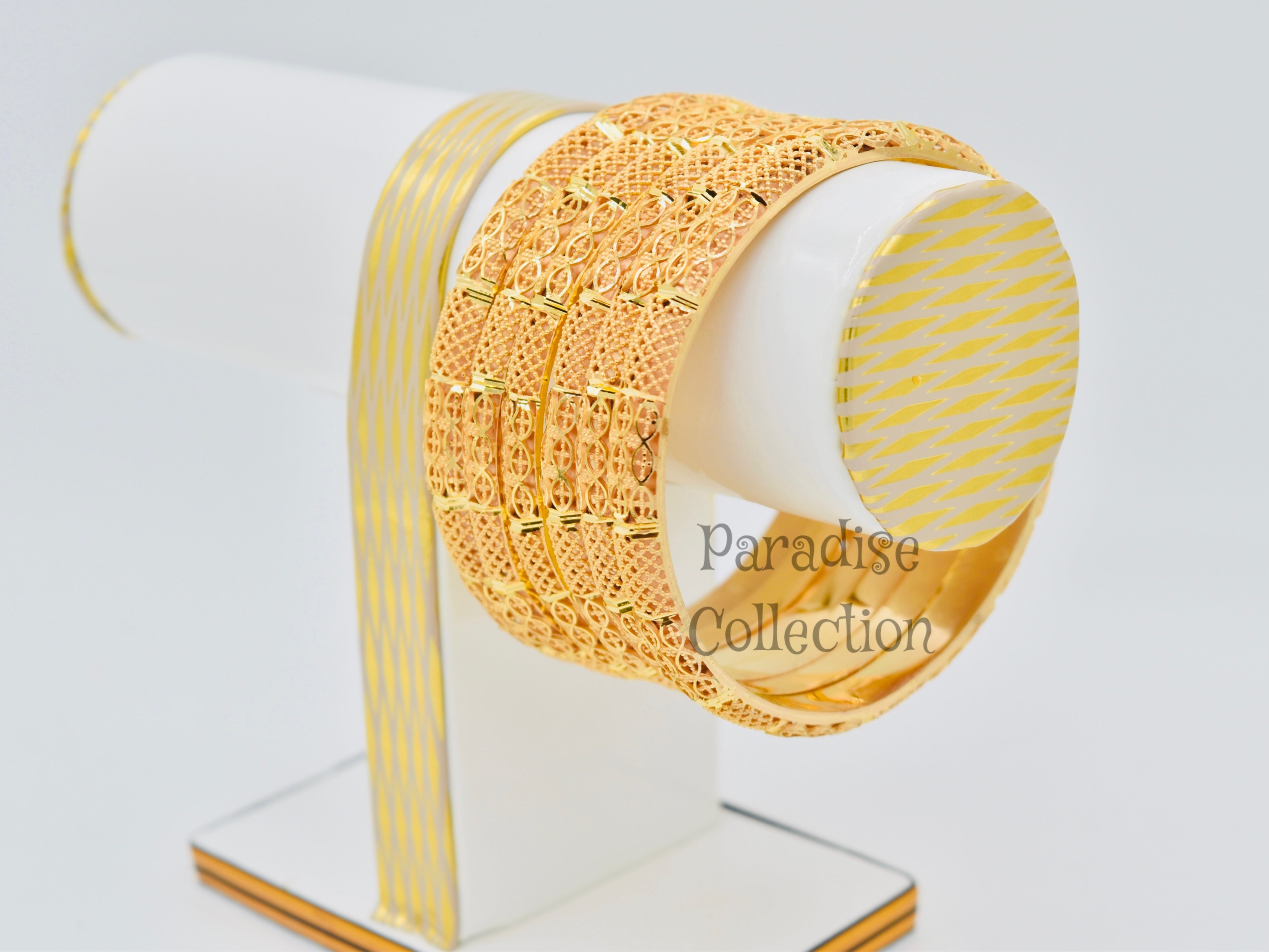 UNFORGETTABLE DESIGN, EXCLUSIVE BANGLES Buy Exclusive Bangles With a FREE Jewelry Box β A Timeless Treasure For Every Occasion β¨