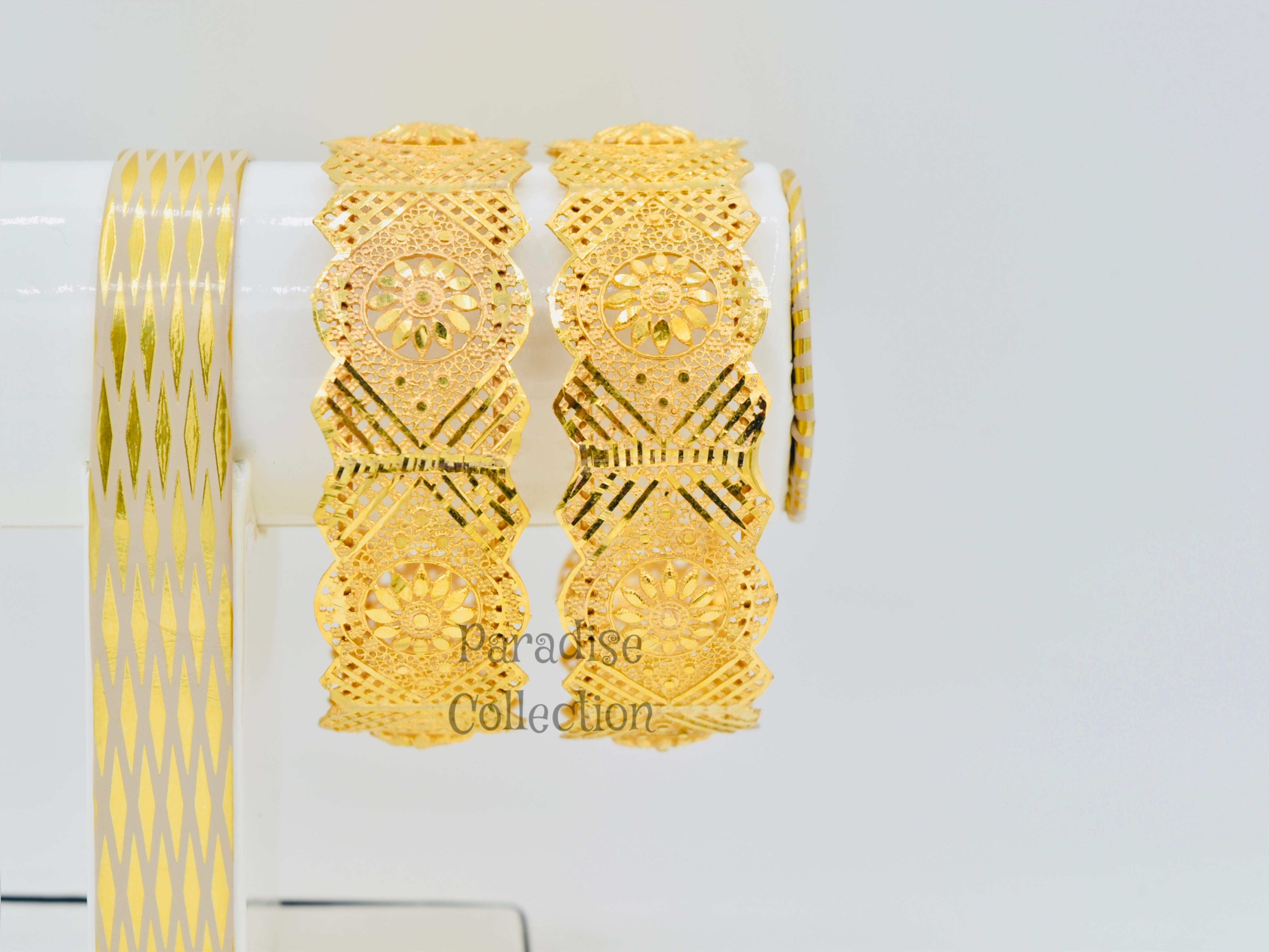 DOUBLE THE STYLE, DOUBLE THE ELEGANCE Buy The 2 Piece Kara Set With a FREE Jewelry Box β A Bold, Timeless Statement β¨
