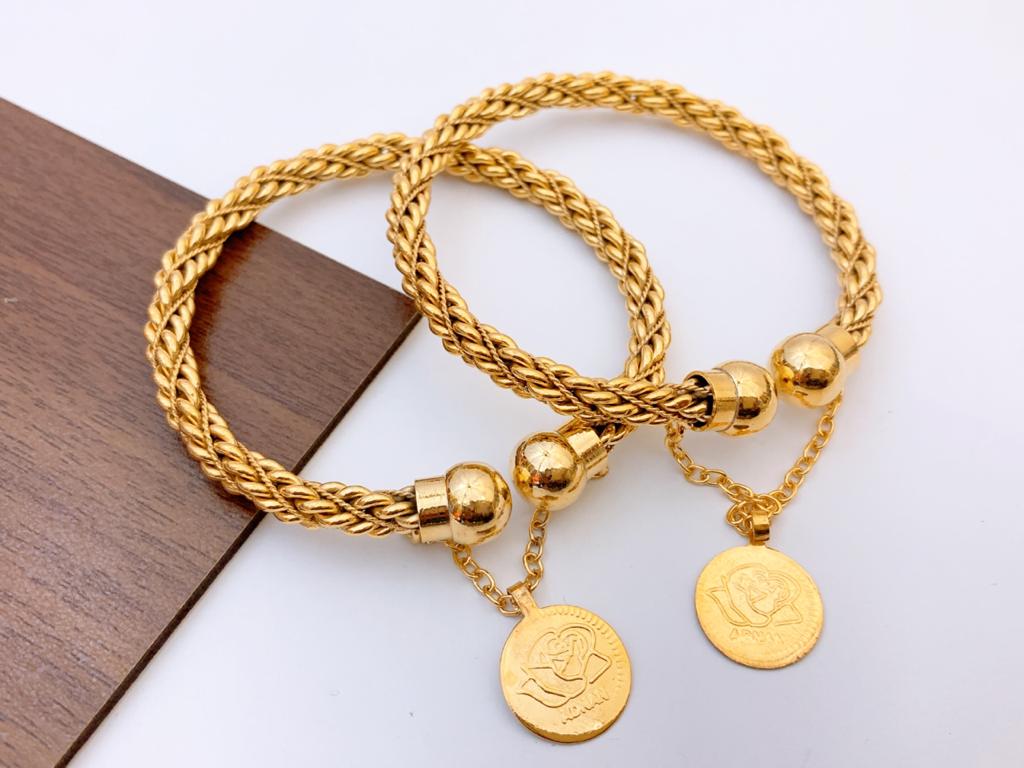 Bangles New Style Gold Polish jewelry New Famous Design For Women
