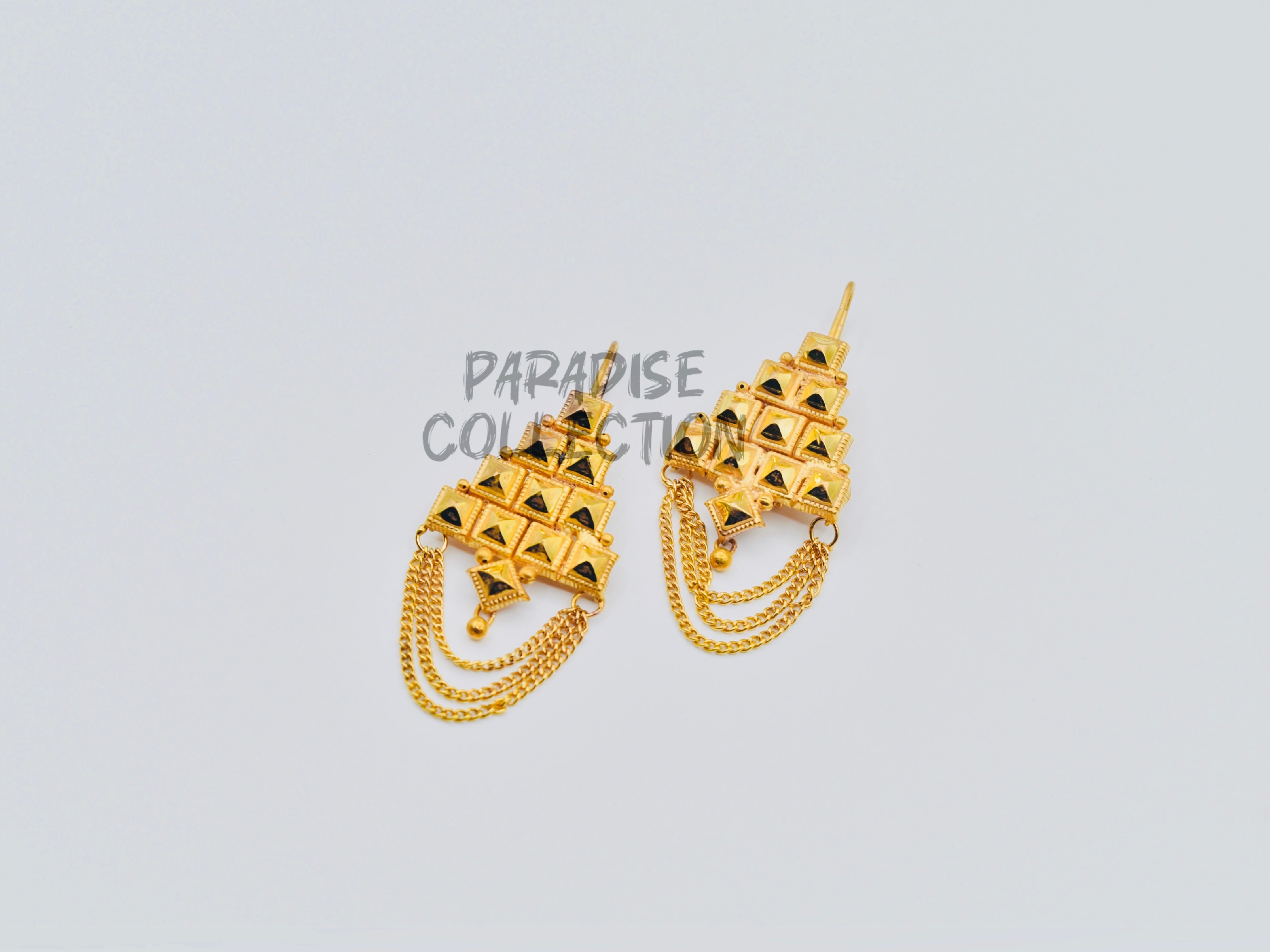 FINE EARRINGS SET - FREE JEWELLERY BOX INCLUDED - A PERFECT BLEND OF ELEGANCE AND CLASS ✨