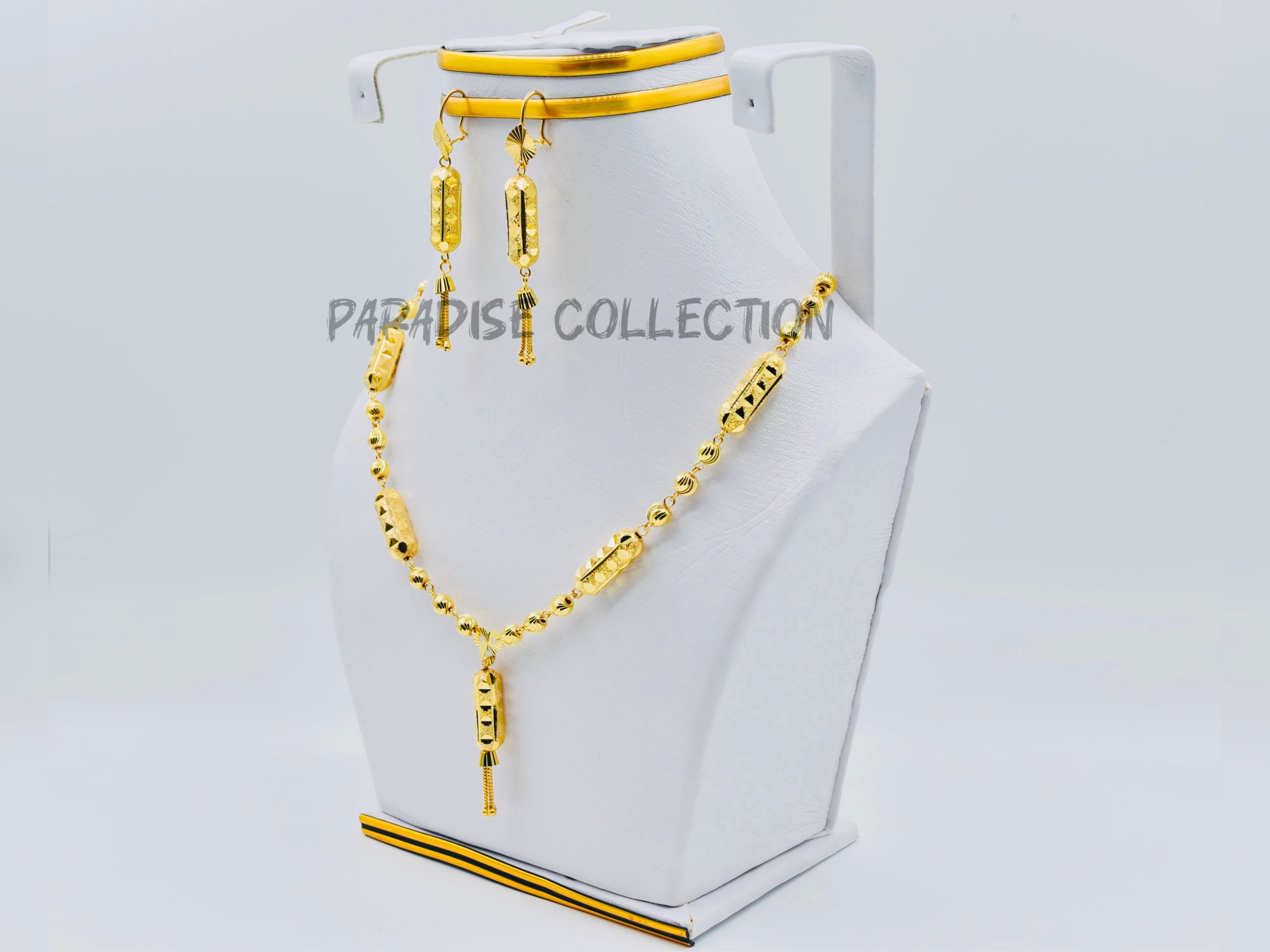 Fine Choice Necklace Set – Beauty Comes With a Free Box