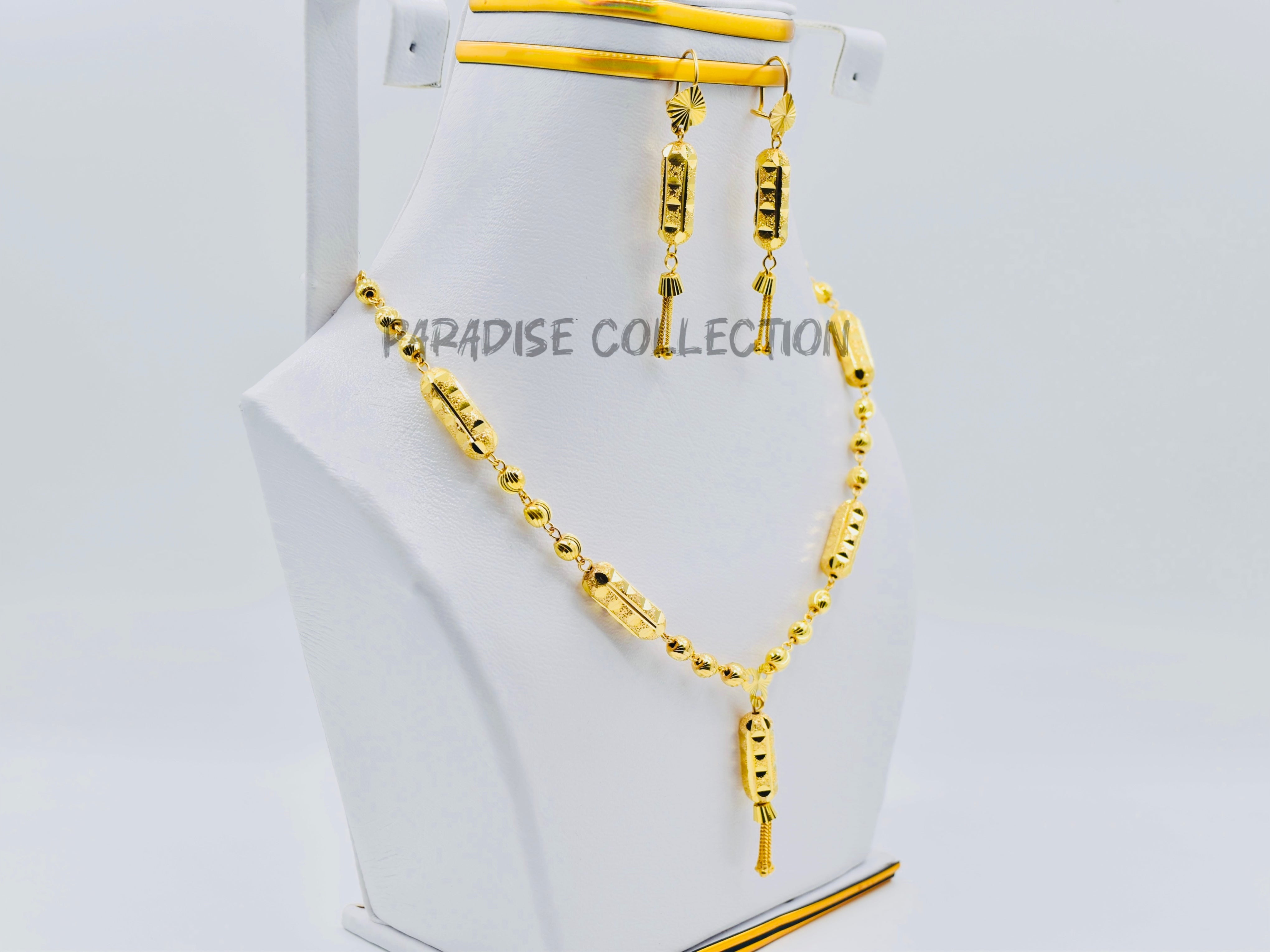 Fine Choice Necklace Set – Beauty Comes With a Free Box
