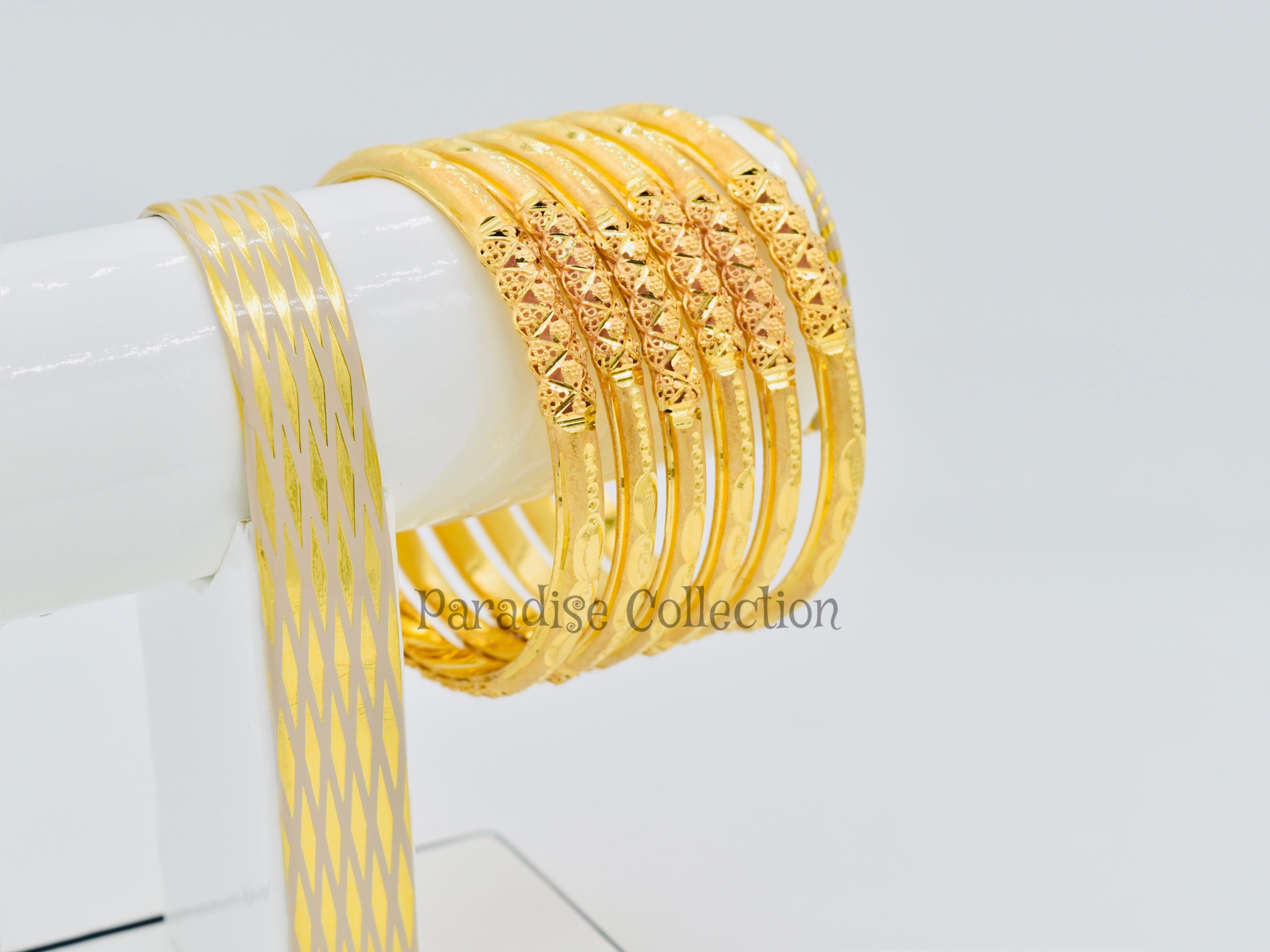 💕 Made for Women Who Shine Elegant Bangles With a FREE Jewelry Box.