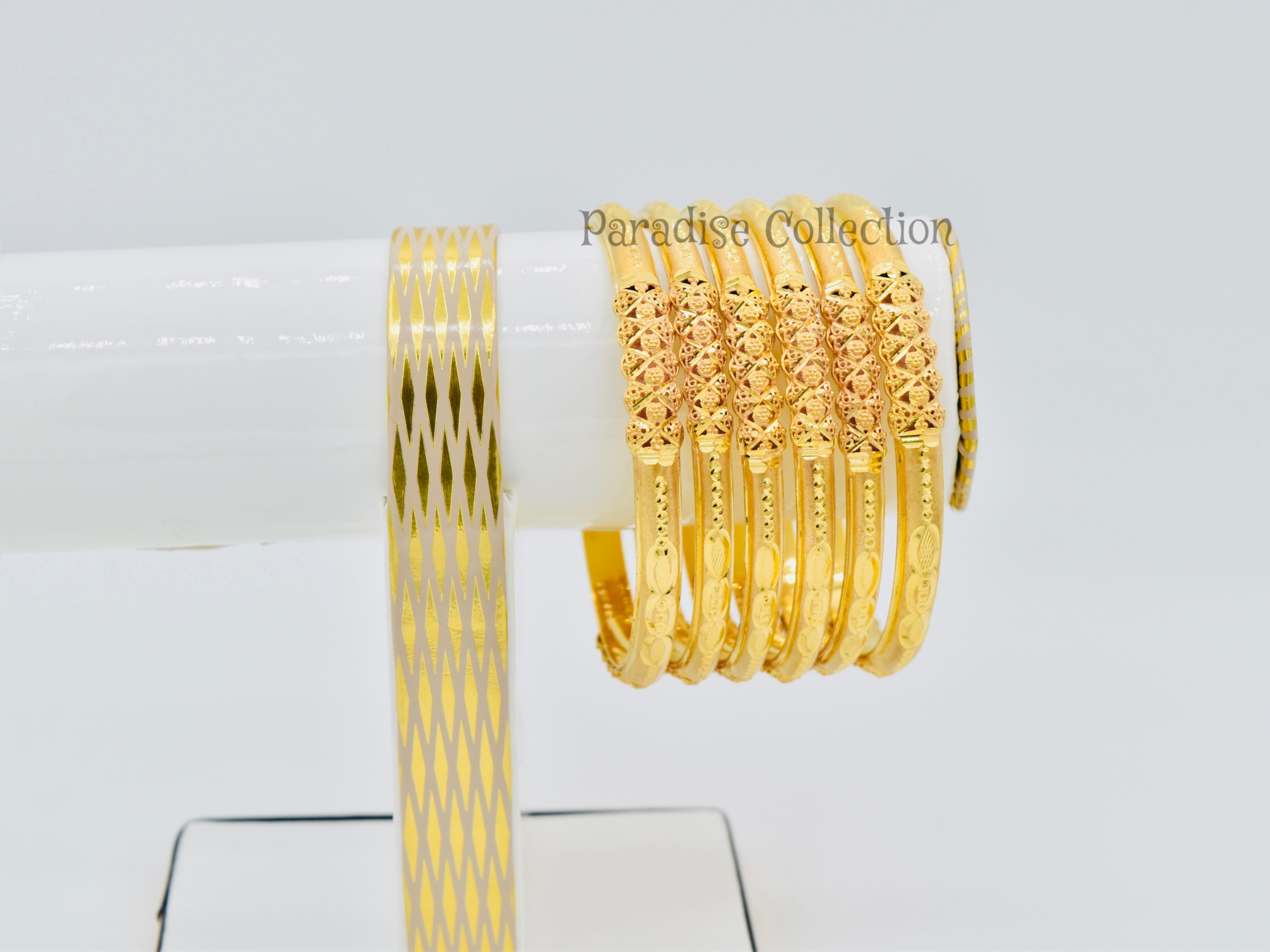 💕 Made for Women Who Shine Elegant Bangles With a FREE Jewelry Box.