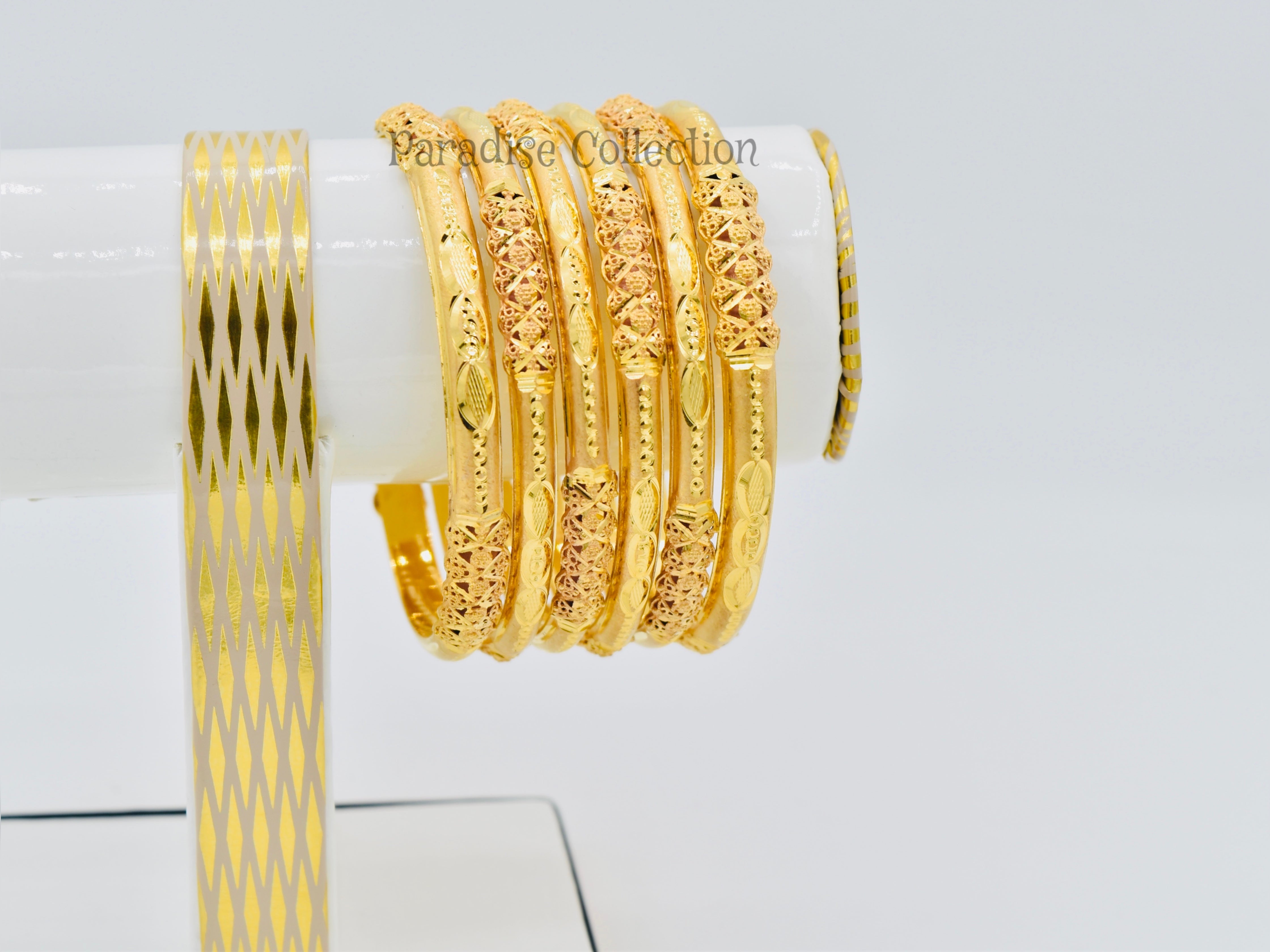 💕 Made for Women Who Shine Elegant Bangles With a FREE Jewelry Box.