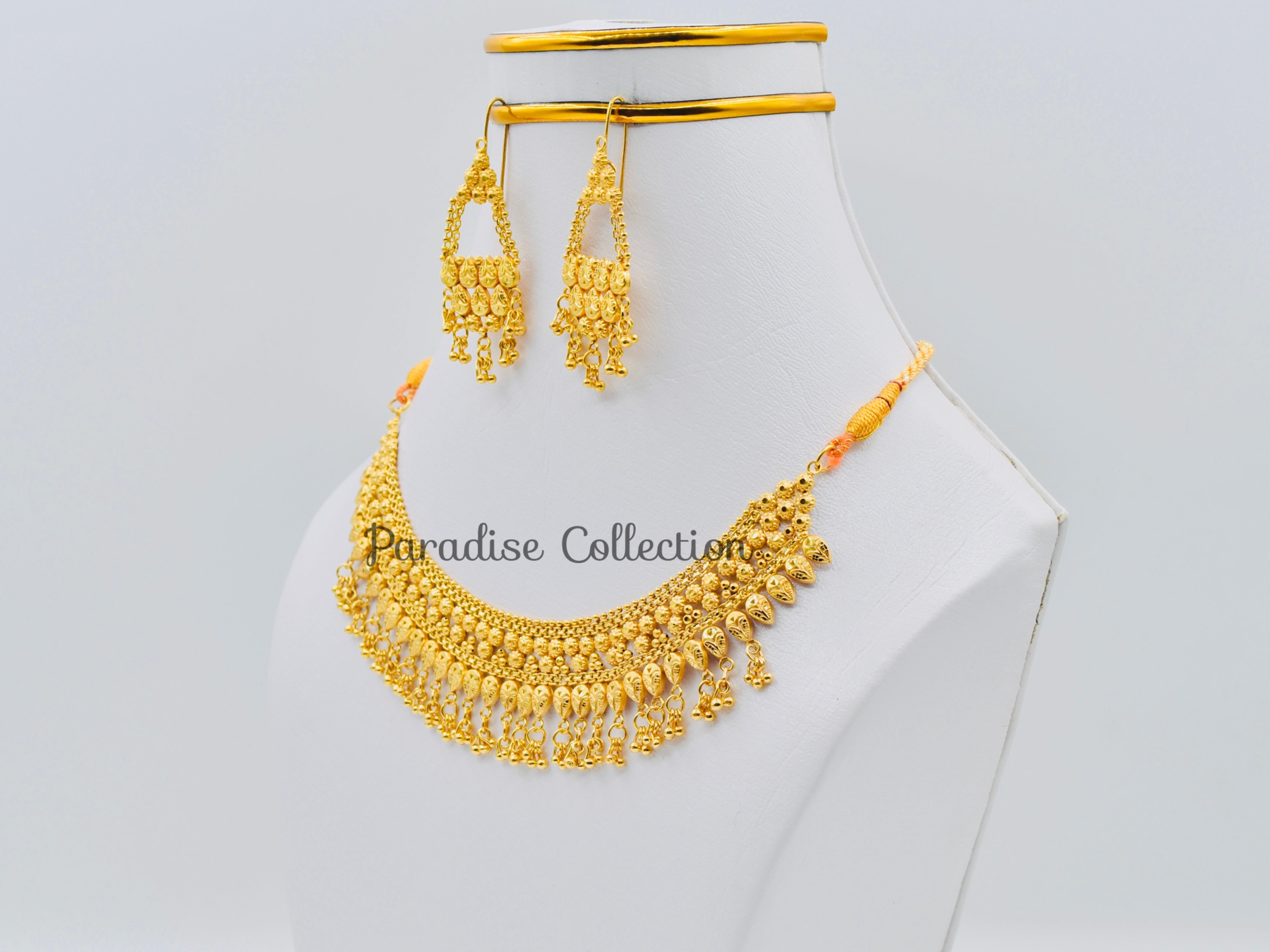 ADORN YOURSELF IN BEAUTY 🌷 — PREMIUM NECKLACE SET WITH A FREE JEWELRY BOX 🎀