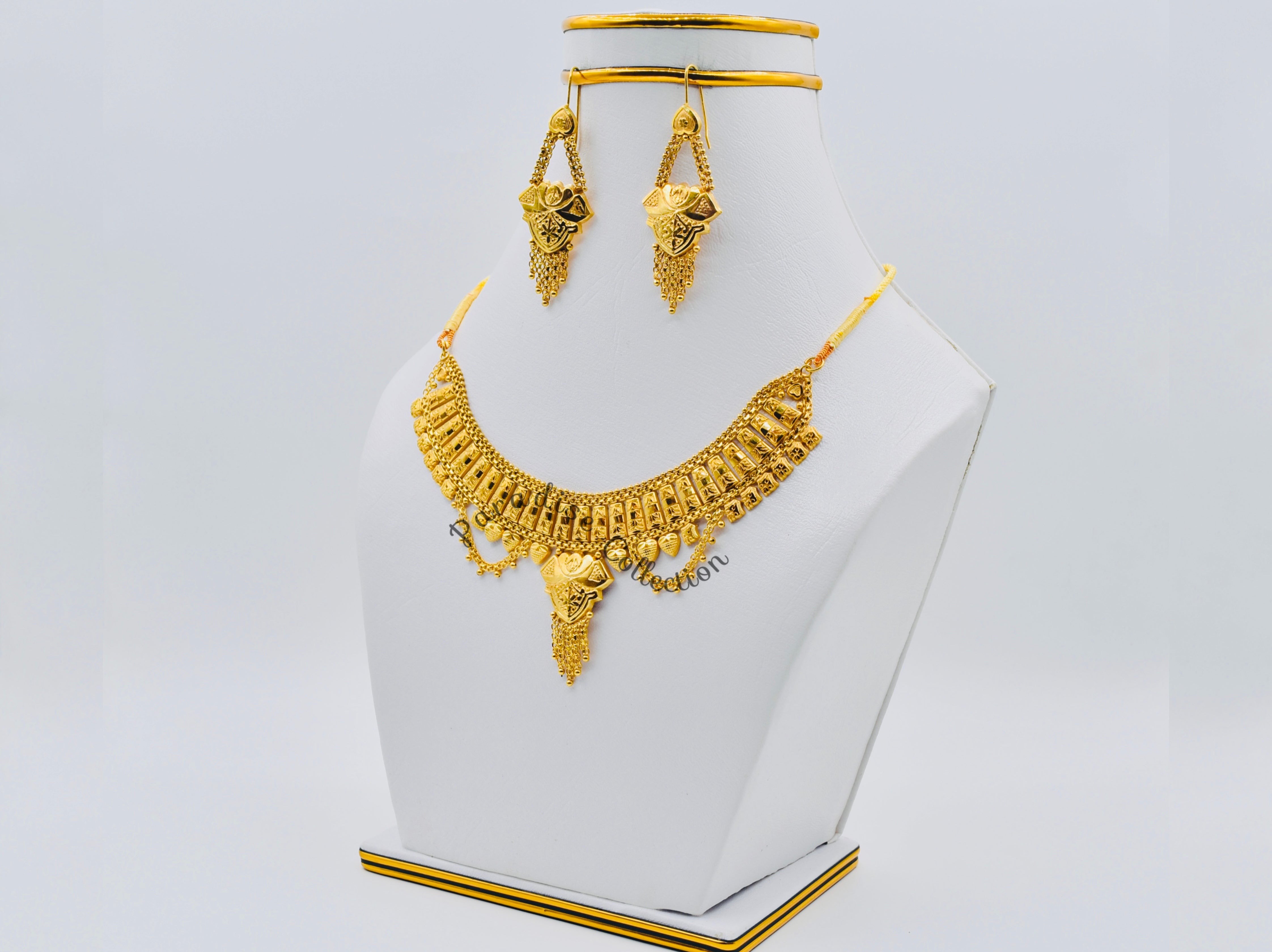Sparkling Necklace Set With FREE Jewellery Box – Limited Offer