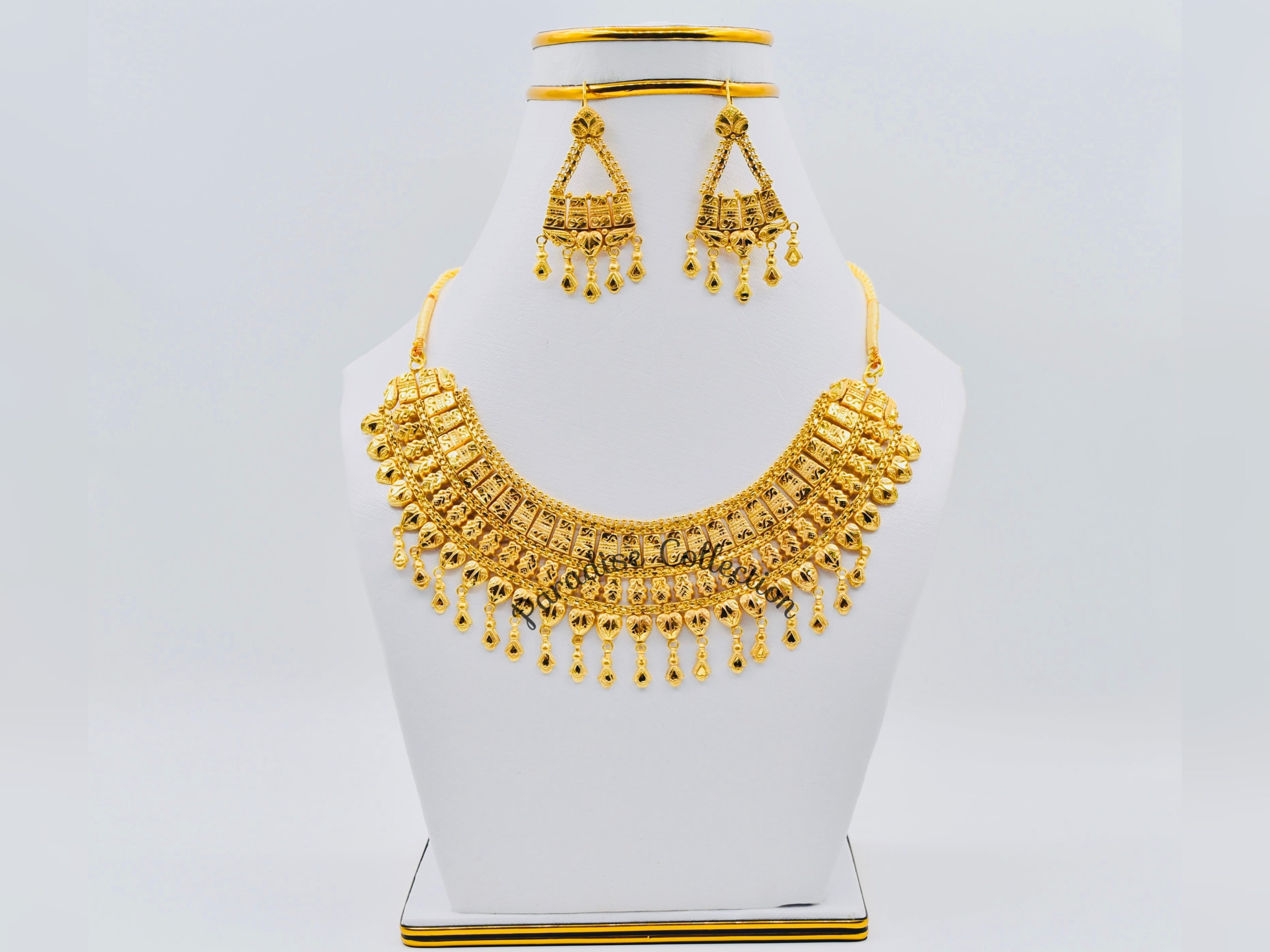 SOFT GLAM LOOK 💖 NECKLACE SET WITH FREE JEWELRY BOX 🎁