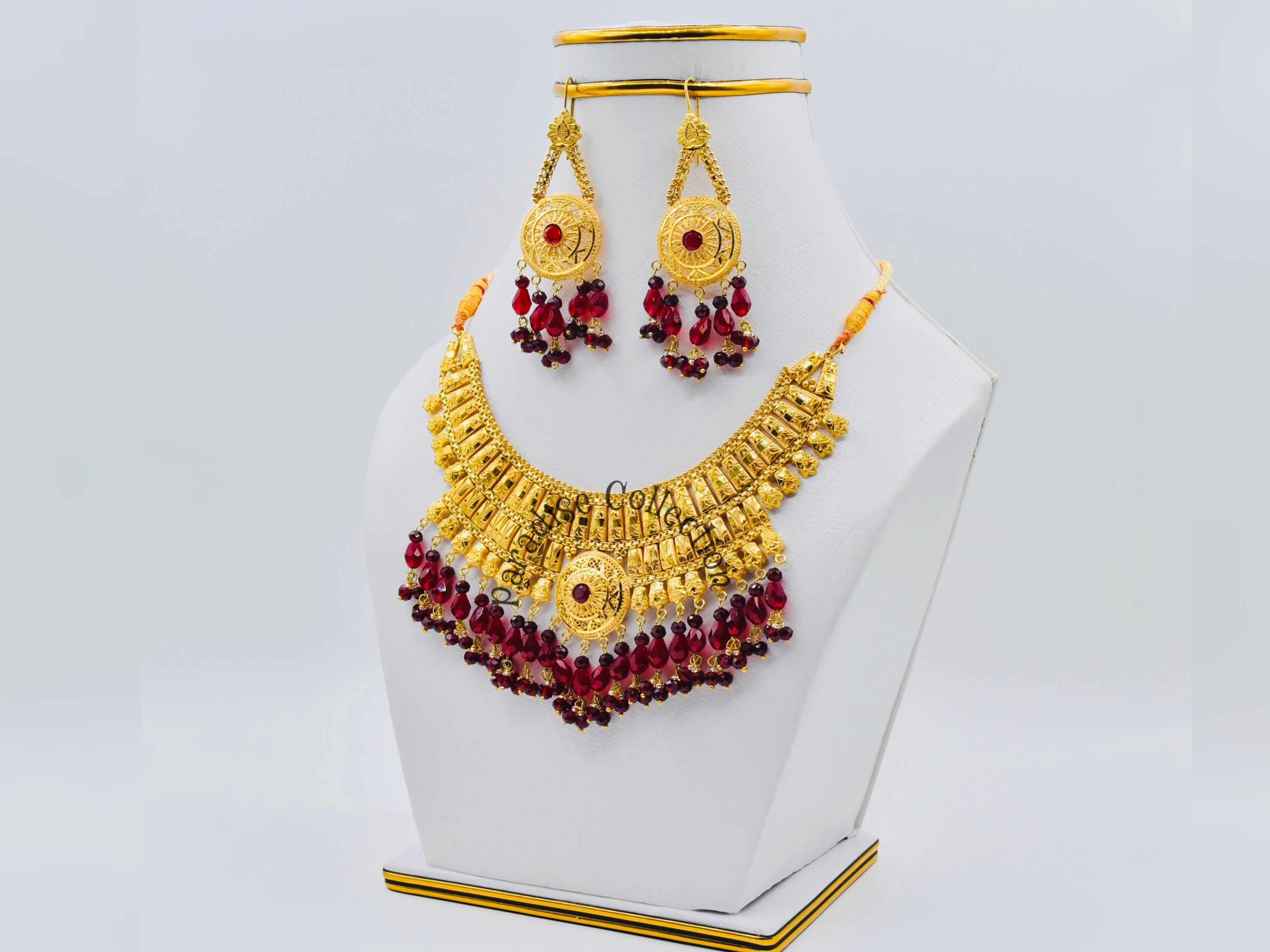 High-End Statement Necklace Set with Complimentary Storage Box