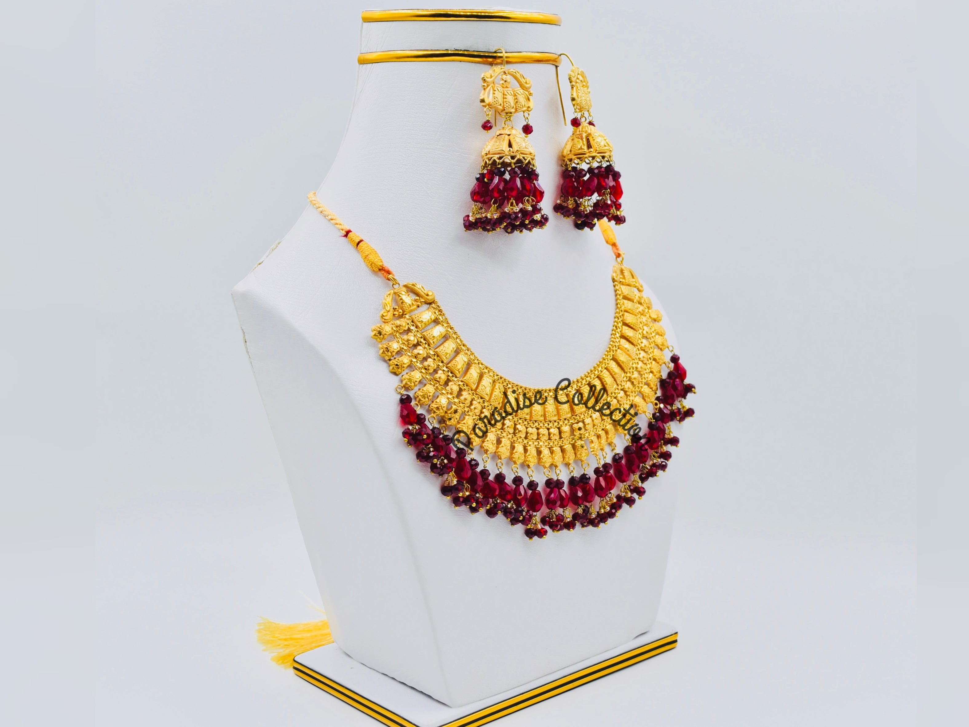 LUXURY THAT SPEAKS FOR ITSELF 💖 NECKLACE SET WITH COMPLIMENTARY JEWELRY BOX ✨